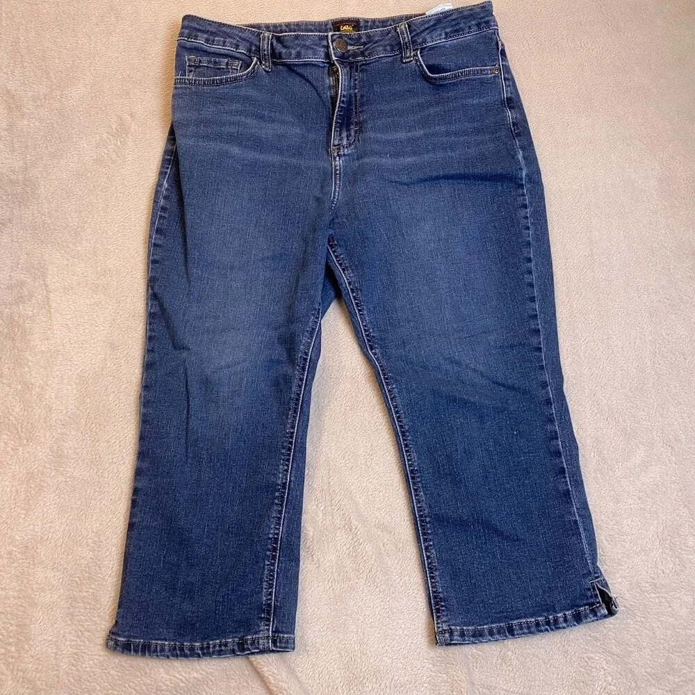 Lee Womens Capri Jeans Size 14 Medium Blue Denim Straight Cropped Stretch Casual - Picture 16 of 16